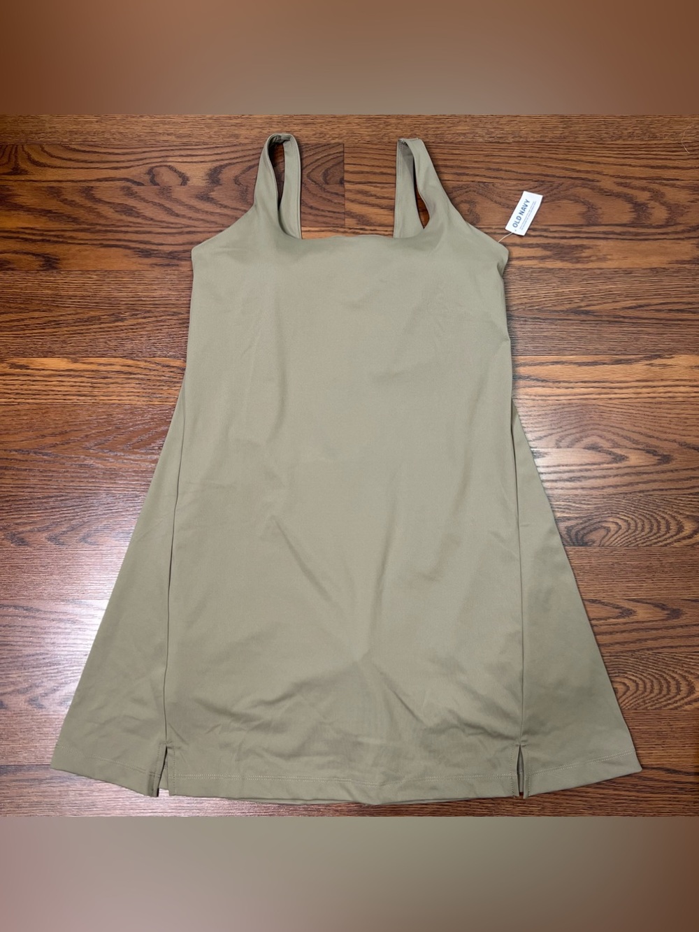 Old Navy Active Powersoft Dress in Green, built in shorts and bra size Large